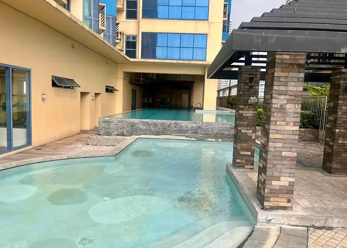 Fully-furnished 1-bedroom Grand Riviera